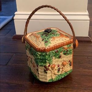 Vintage Ceramic Biscuit/Cookie Jar Wicker Handle